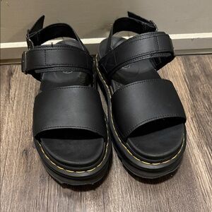 Dr. Martens Voss Quad Platform Sandal 9